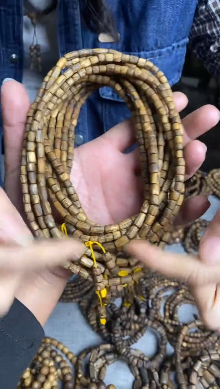 沉香手串乌身圆叶随型桶珠多圈手串多样性发一