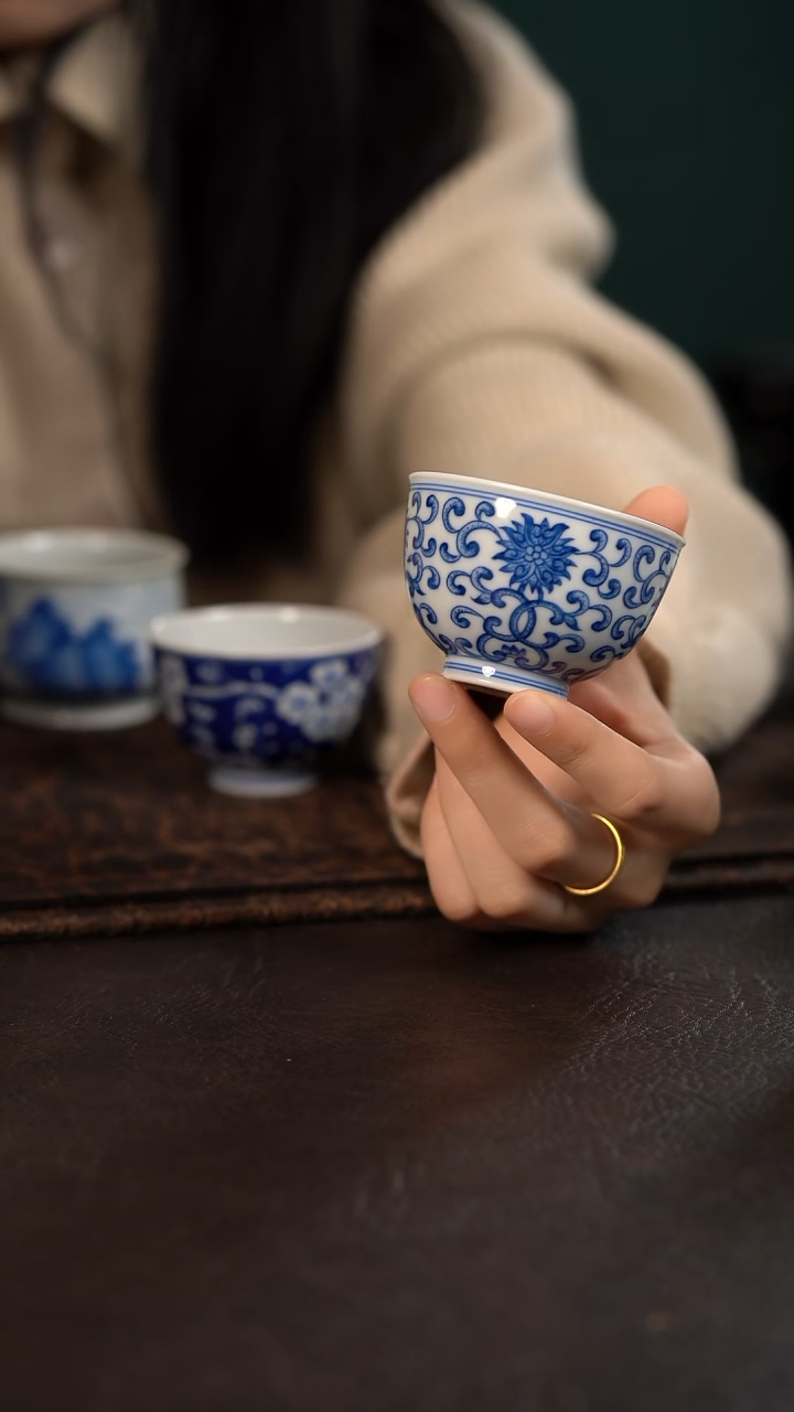 【闪购商品】杯聚澜堂缠枝莲小鸡心杯