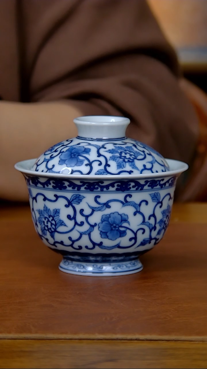 【闪购商品】陶瓷缠枝花卉两才盖碗（柴窑）