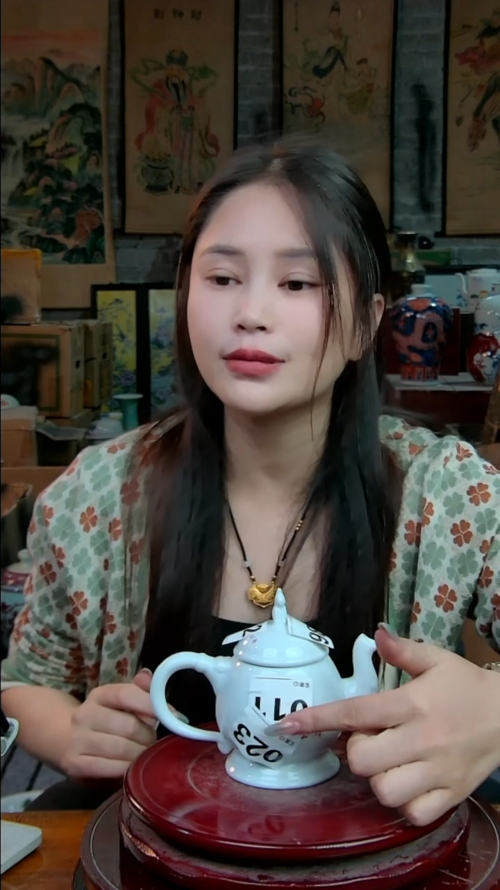 摆件景德镇陶瓷摆件兔子壶