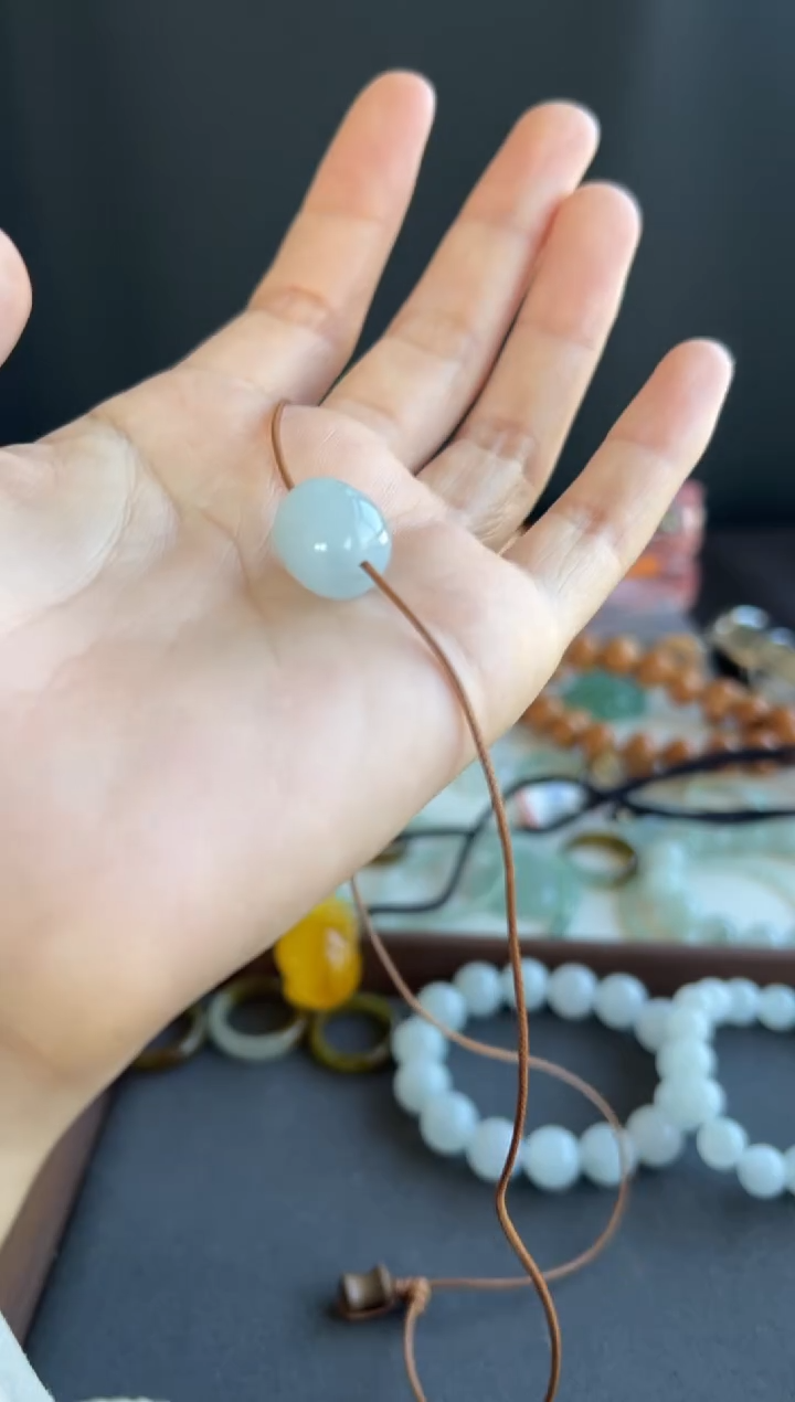 颈饰未镶嵌翡翠?****月1008号买断