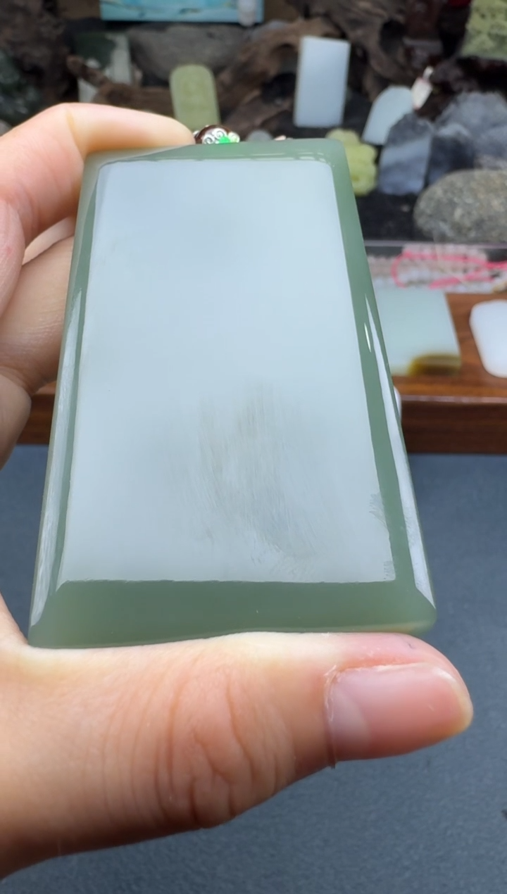 和田玉未镶嵌颈饰开心