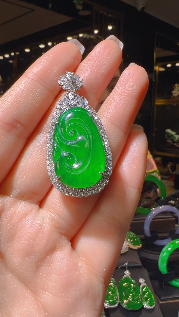 【闪购商品】翡翠吊坠(赠链)银S925镶嵌025    