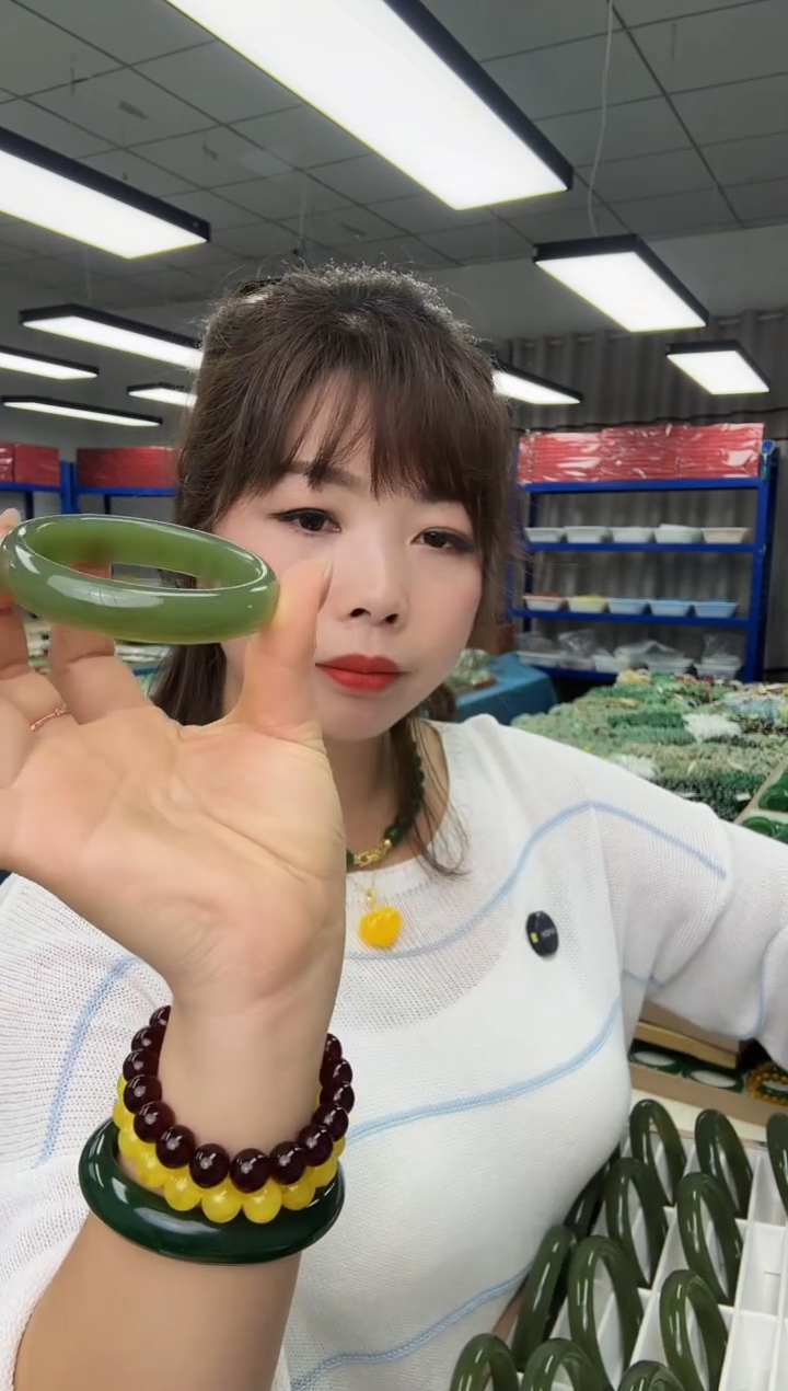 精品若羌冰底牛油果多样性发一