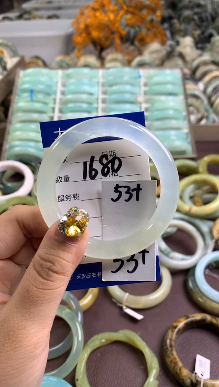 【闪购商品】蛇纹石玉手镯未镶嵌1680