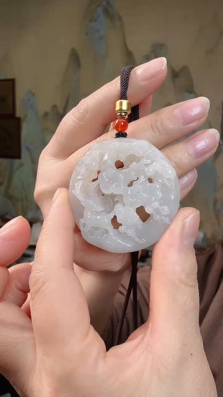 颈饰未镶嵌和田玉.