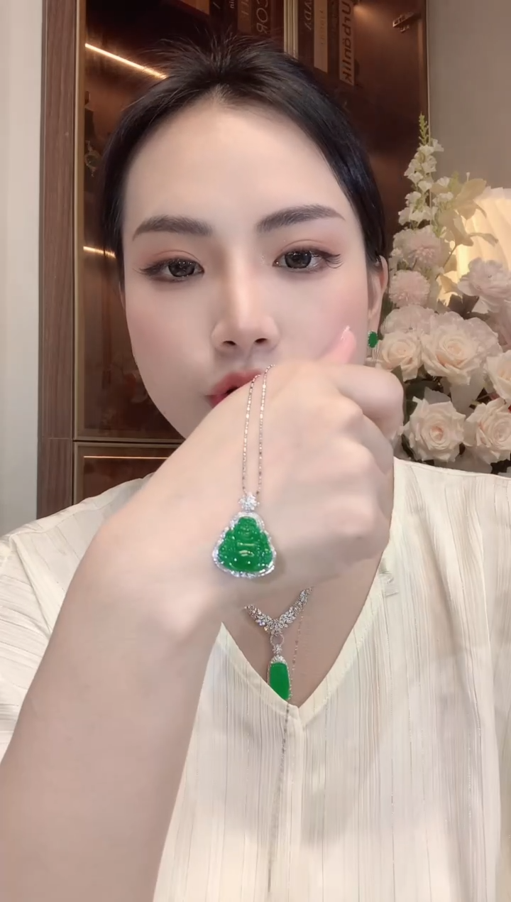 【闪购商品】翡翠18K金镶嵌吊坠(不含链)A28
