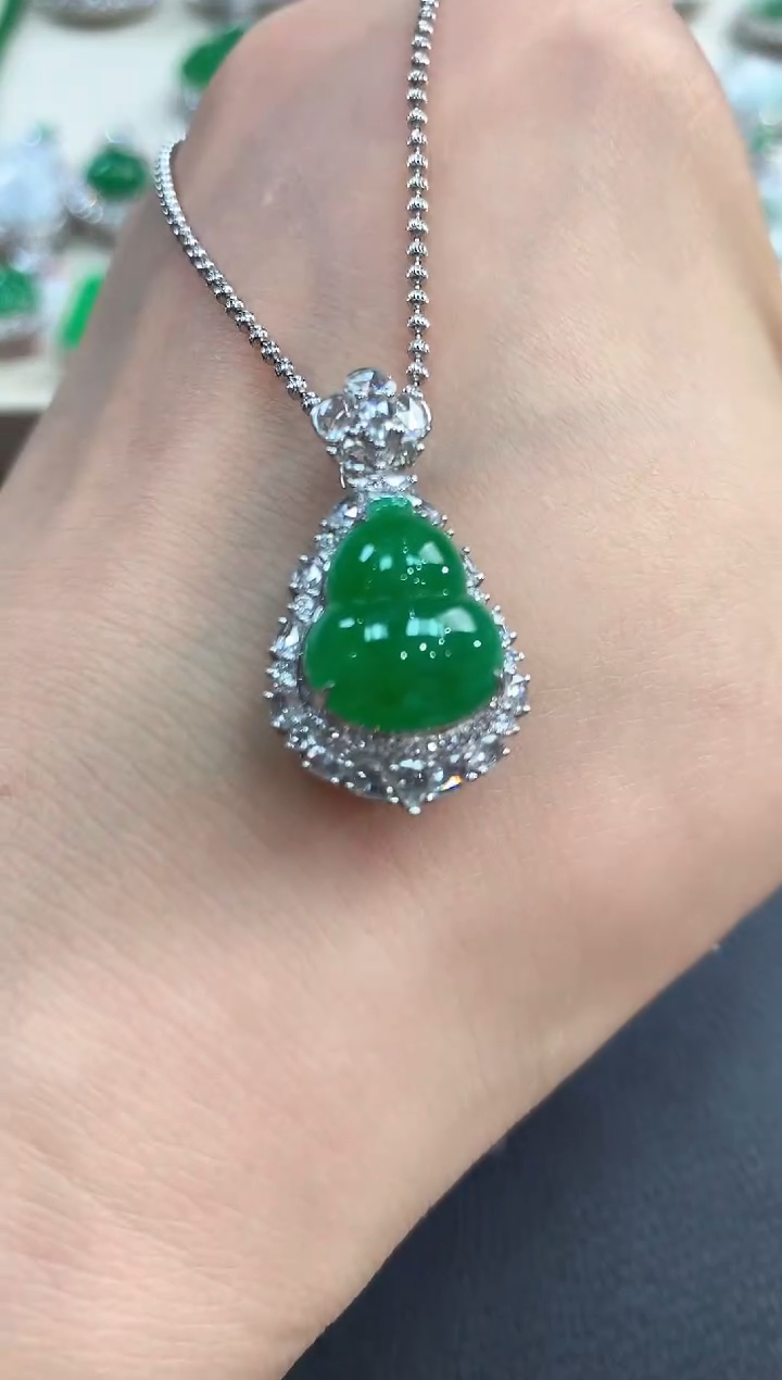 【闪购商品】翡翠吊坠(不含链)18K金镶嵌b173       