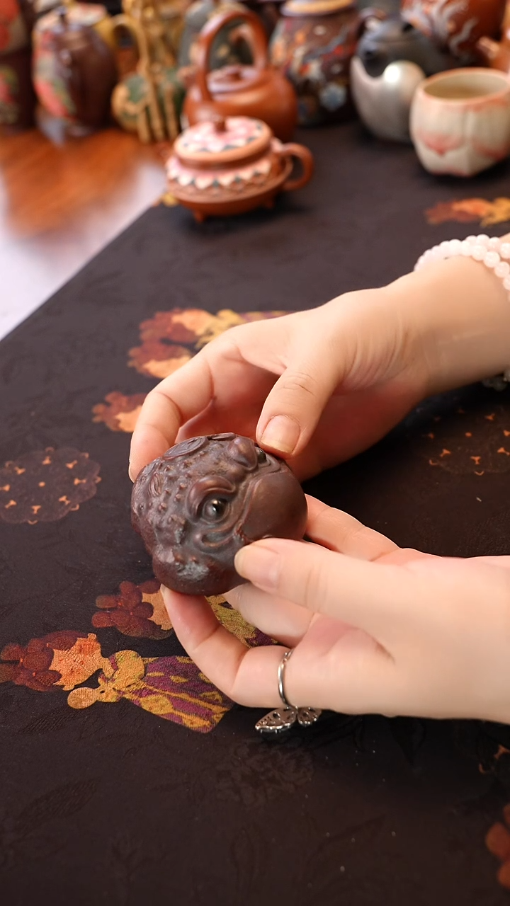 紫砂茶宠古红泥吞金兽