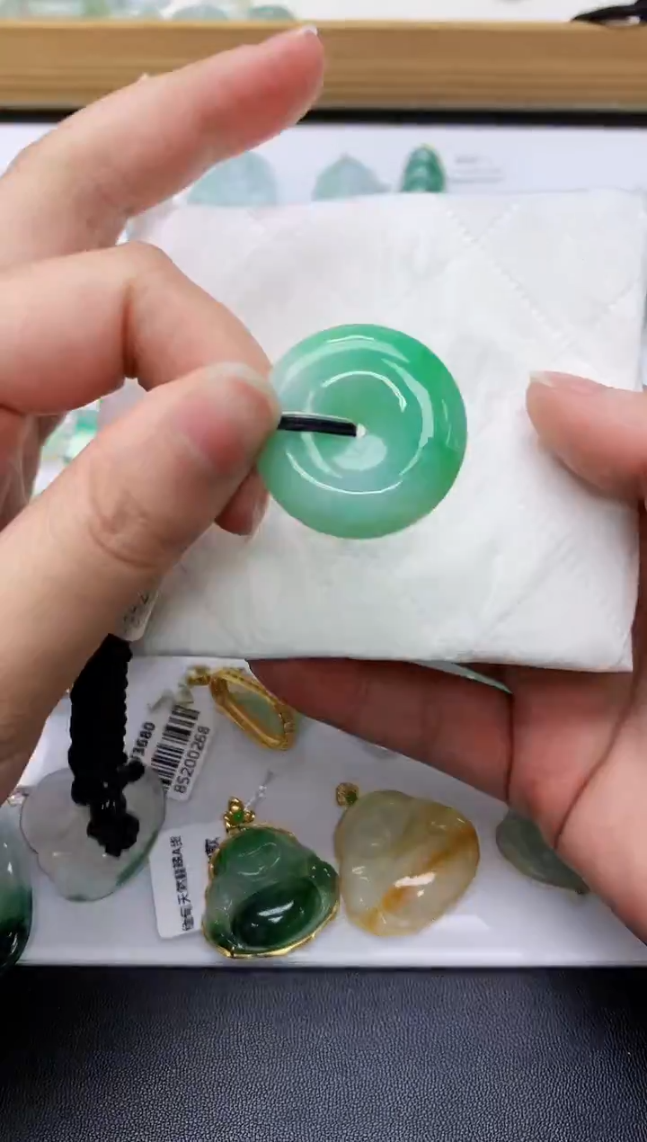 颈饰未镶嵌翡翠天然A货