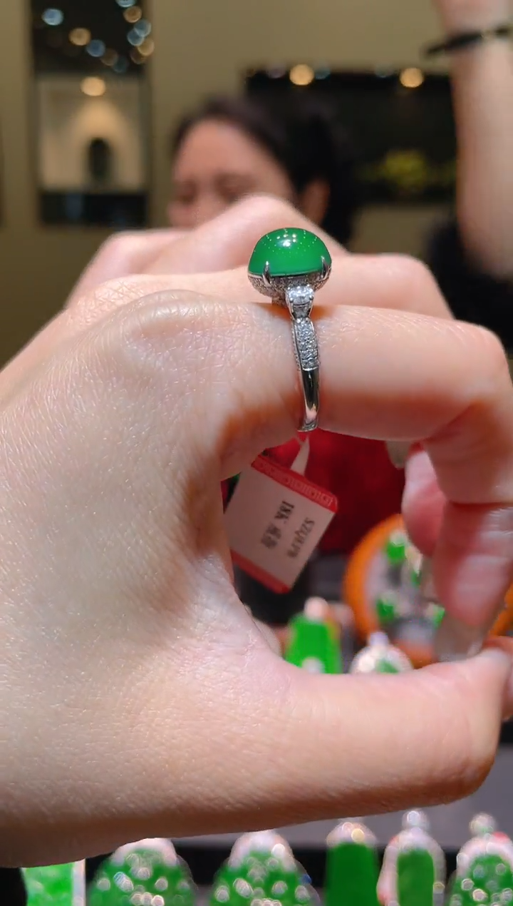 【闪购商品】翡翠吊坠(不含链)18K金镶嵌A34