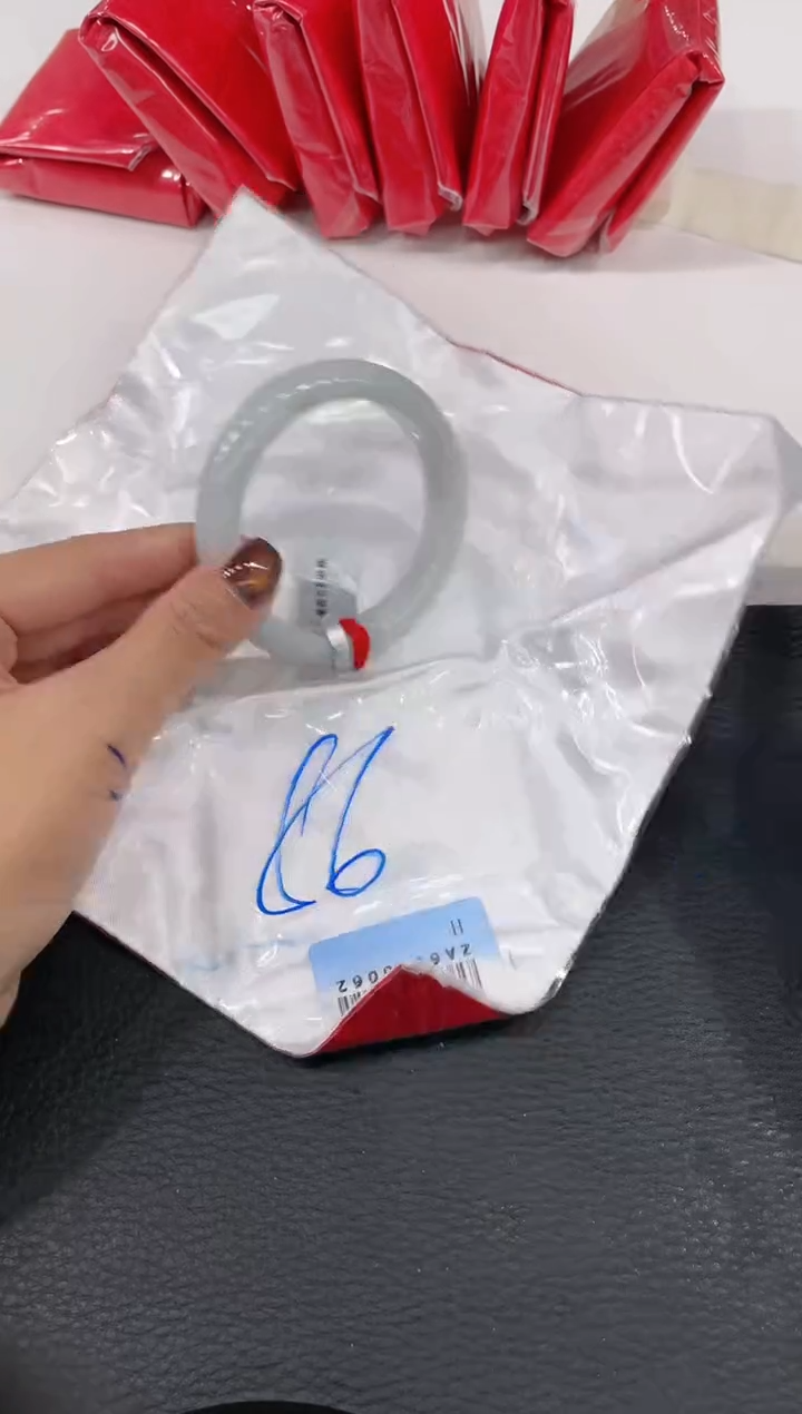 【闪购商品】翡翠手镯未镶嵌手镯