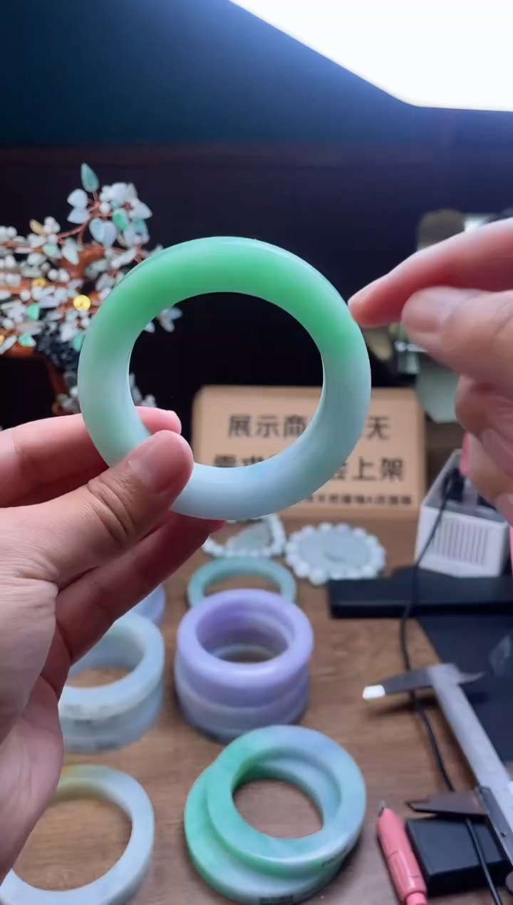 【闪购商品】定制翡翠手镯未镶嵌定制