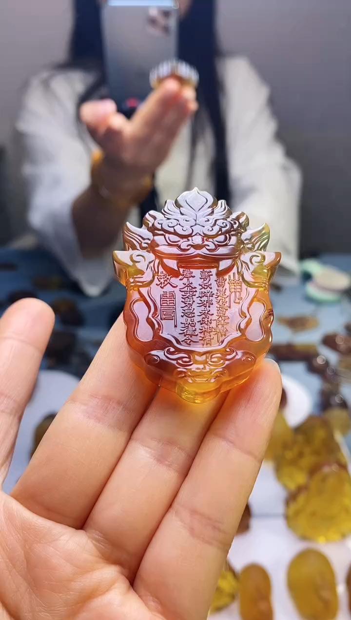 【闪购商品】琥珀吊坠(赠链)未镶嵌HP96-47（山鬼令牌）