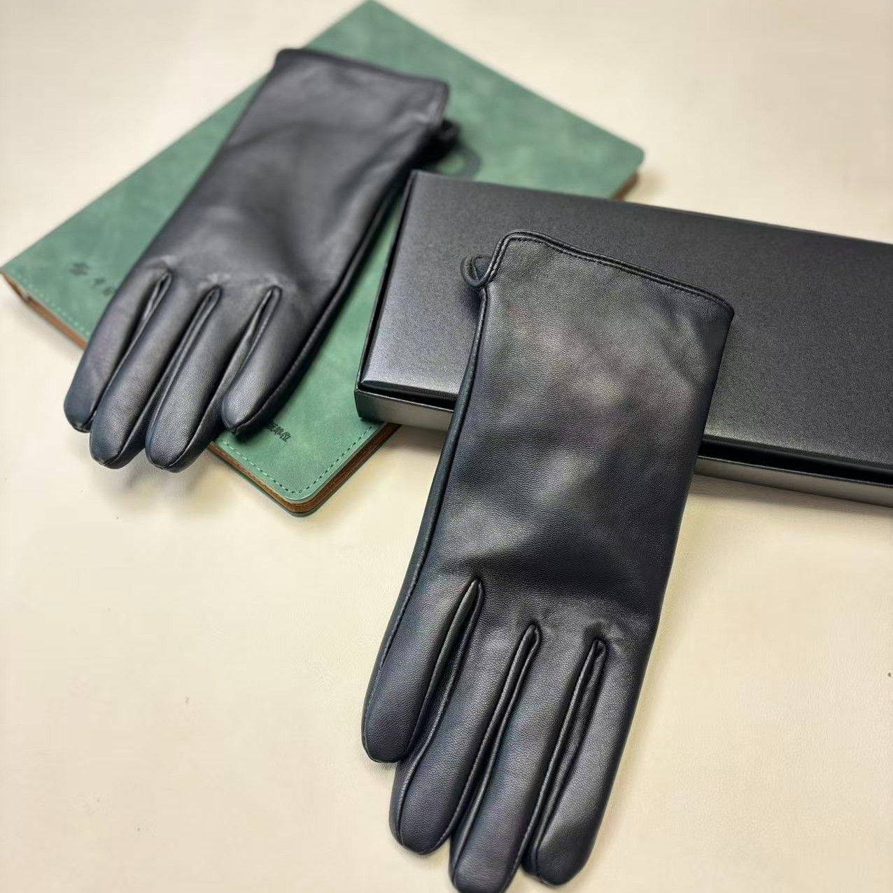 绵羊皮男士真皮手套触屏加绒净板商务开车通勤