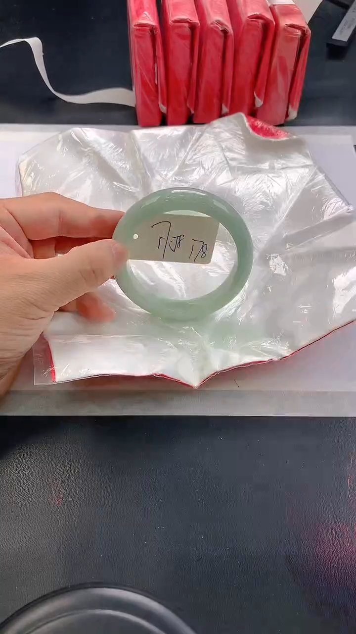 未镶嵌手镯翡翠178