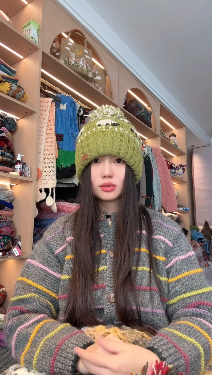 羊毛绿色小羊帽  