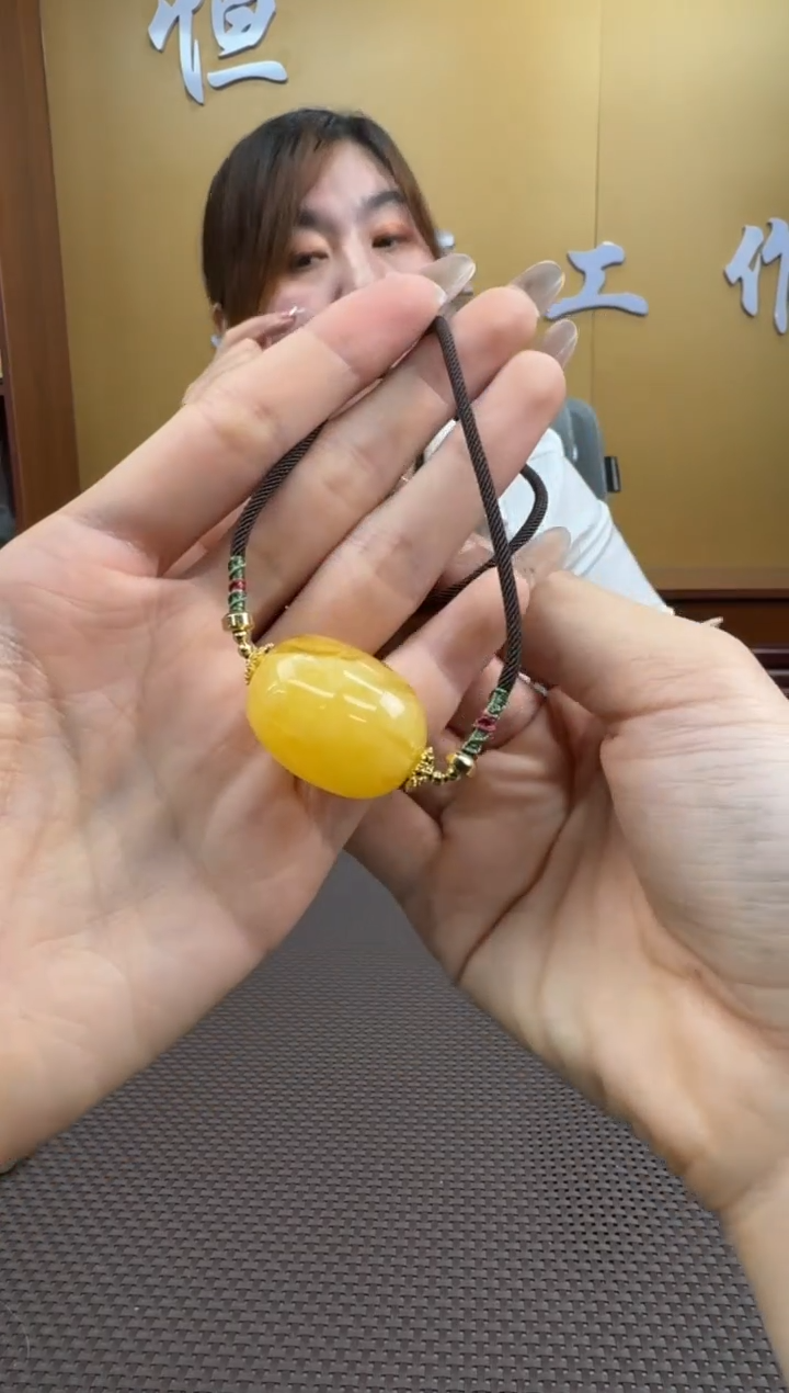 【闪购商品】琥珀裸石未镶嵌挂件