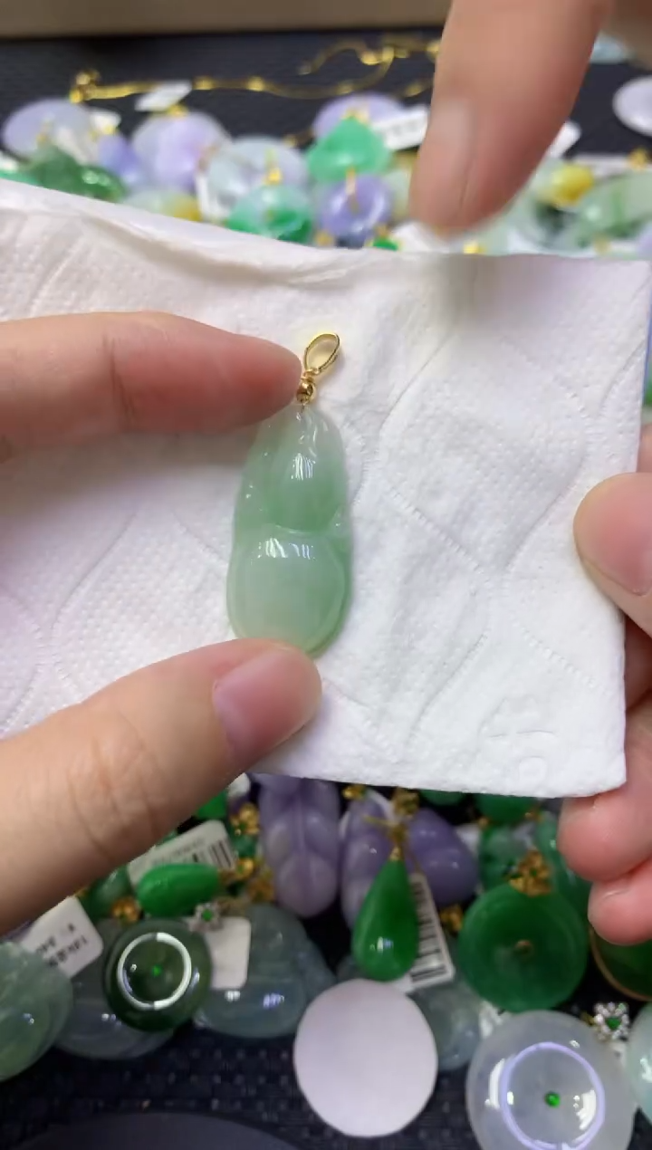 颈饰未镶嵌翡翠天然缅甸翡翠A货