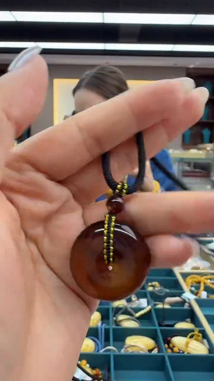 琥珀颈饰未镶嵌310秒拍号 假一罚三 