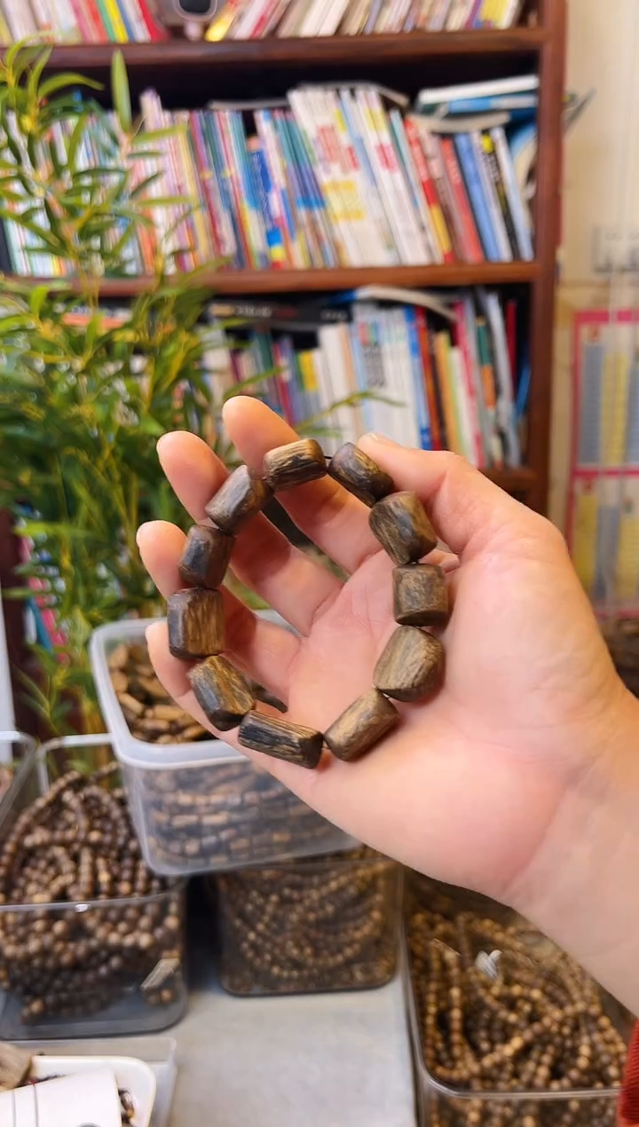 【闪购商品】沉香手串棋楠透顶绿单圈