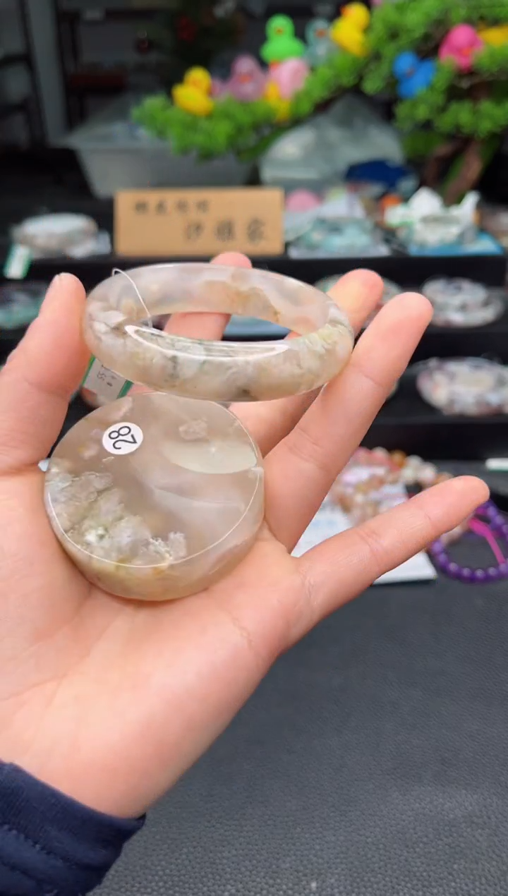 石英质玉未镶嵌手镯55圈口（赠品镯心）3658212