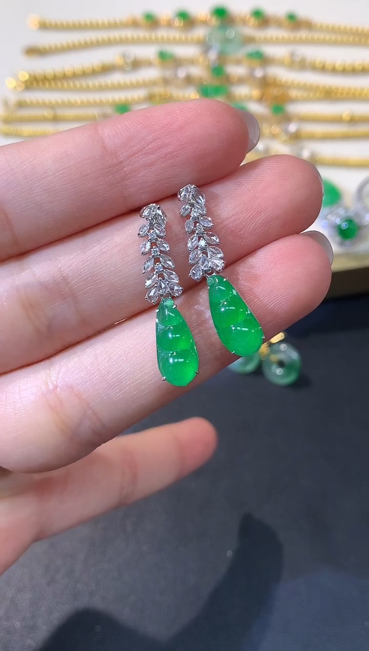 18K金镶嵌翡翠耳饰Q106|19999