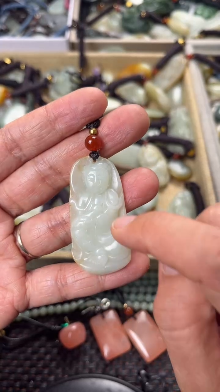 【闪购商品】和田玉颈饰未镶嵌多样性发货没有证书拍一发一有瑕