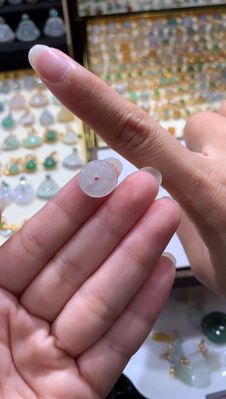 颈饰未镶嵌翡翠考****~翡翠