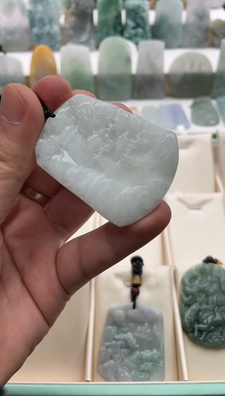 【闪购商品】翡翠颈饰未镶嵌..../2/12/ 137