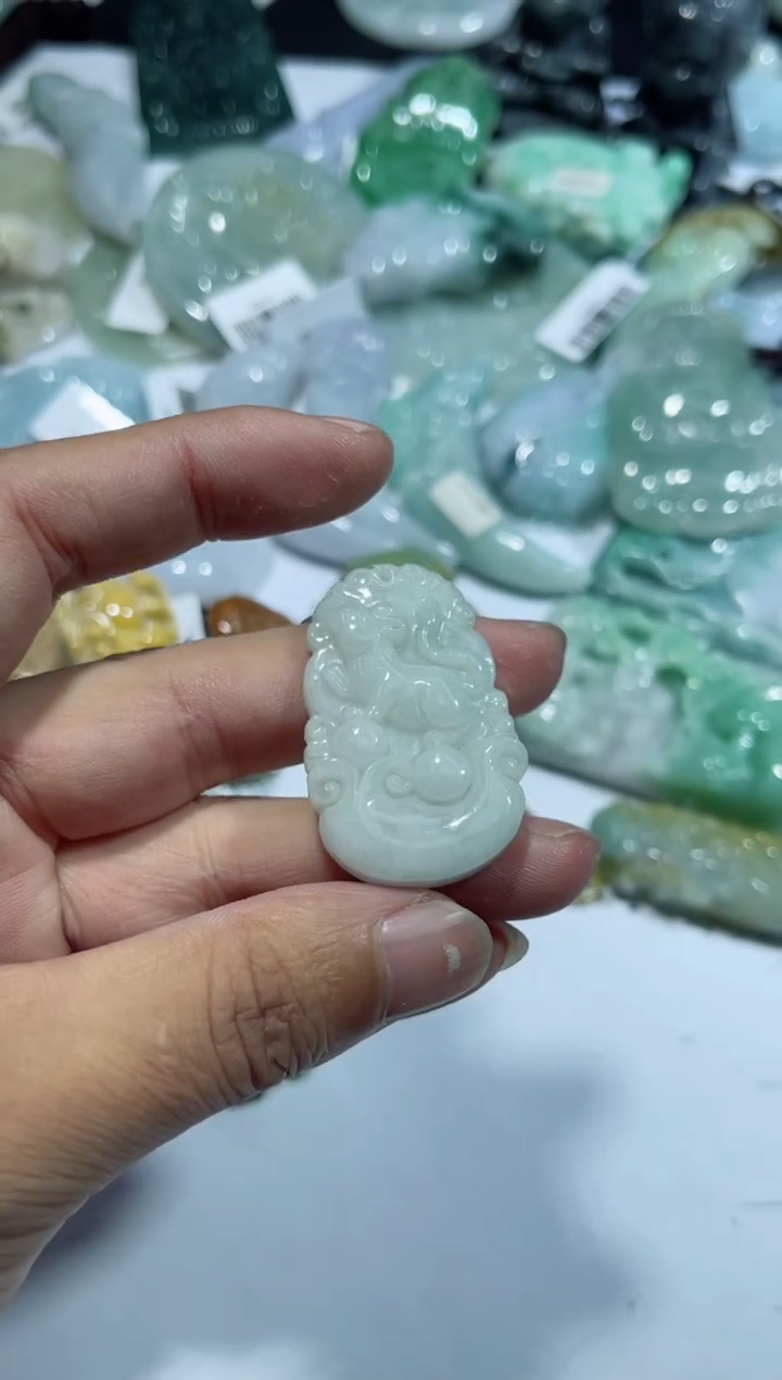 【闪购商品】翡翠颈饰未镶嵌00009140