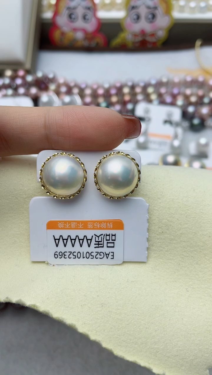 【闪购商品】拼合珍珠（马贝珠）耳饰18K金镶嵌W60