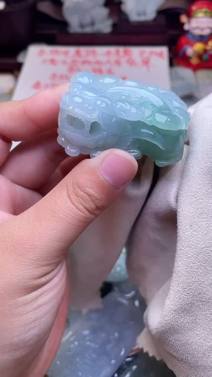 颈饰未镶嵌翡翠貔貅