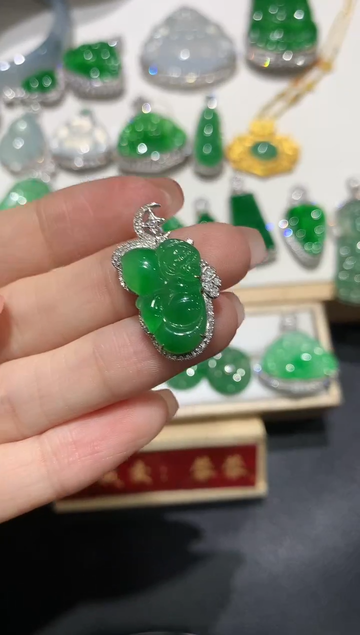【闪购商品】翡翠吊坠(不含链)18K金镶嵌团购6