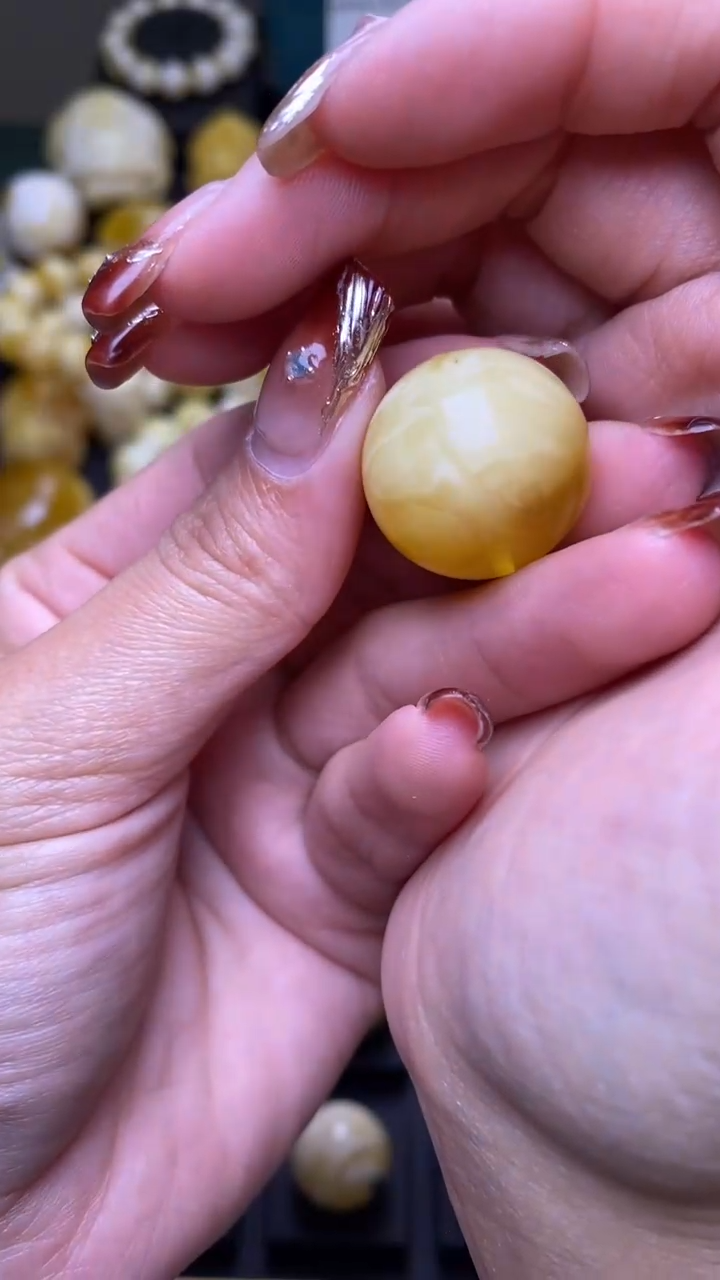 【闪购商品】琥珀裸石未镶嵌葵. 32