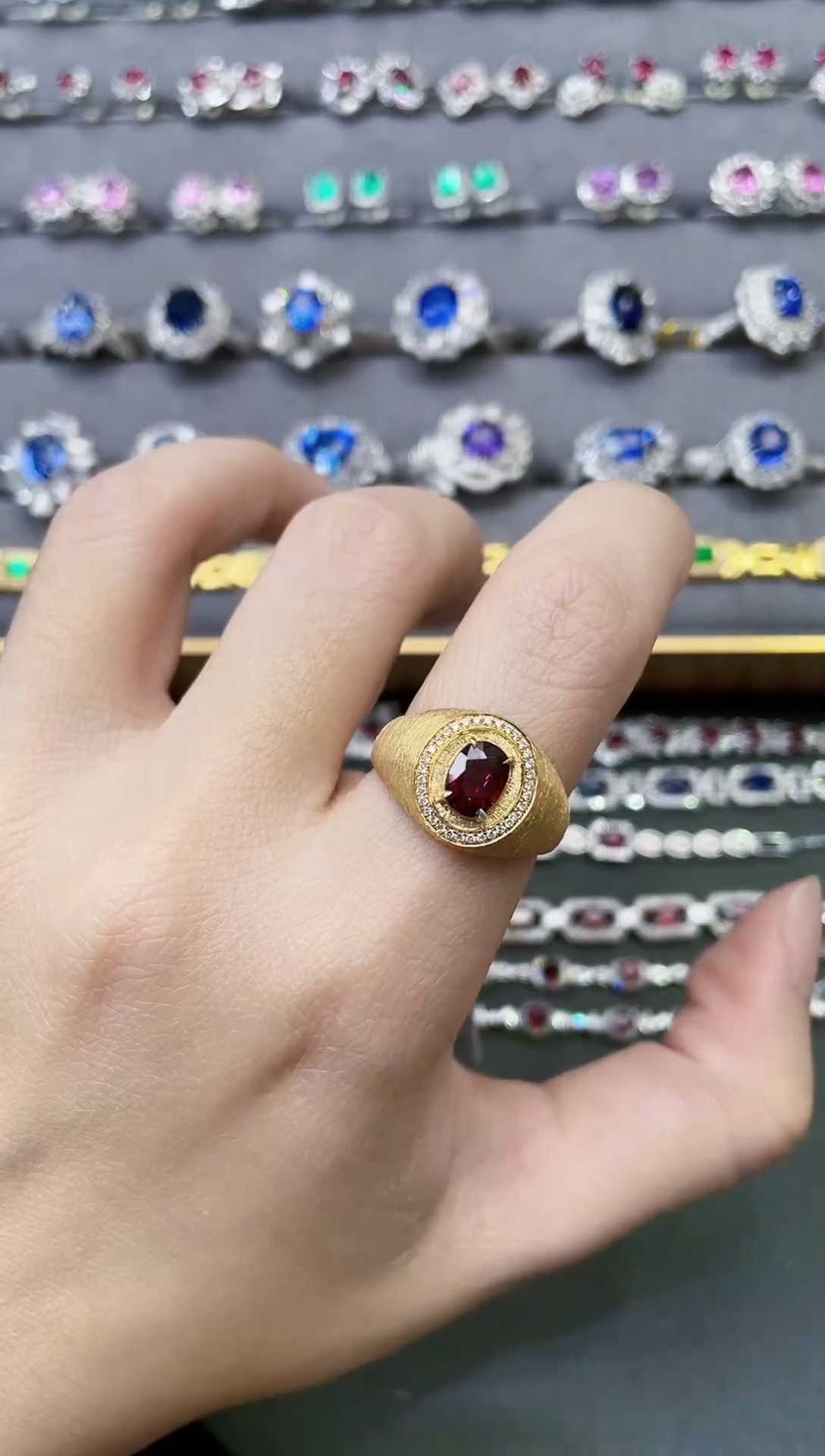 【闪购商品】红宝石戒指18K金镶嵌无烧1