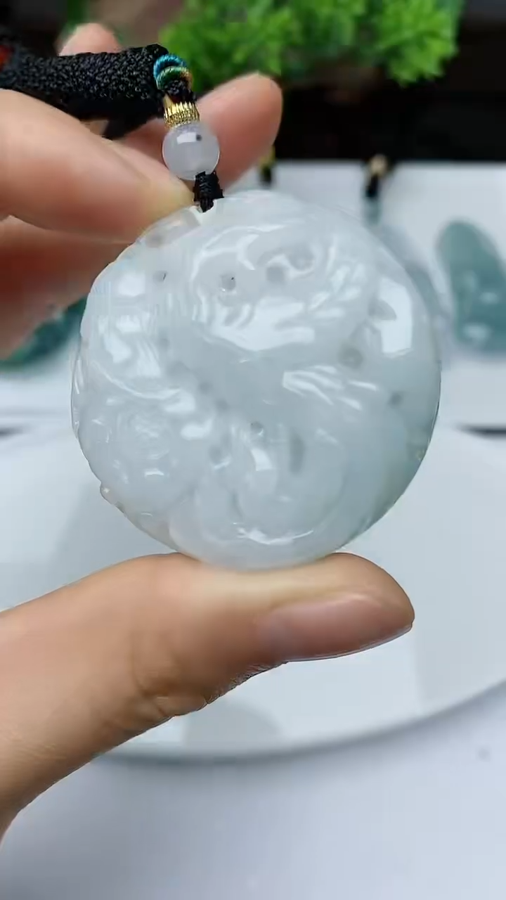 【闪购商品】翡翠颈饰未镶嵌