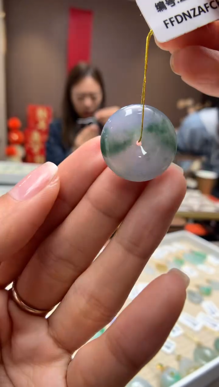 【闪购商品】翡翠颈饰未镶嵌平安扣