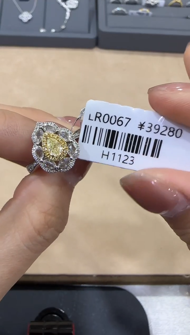 【闪购商品】钻石/18K金镶嵌水滴蕾丝