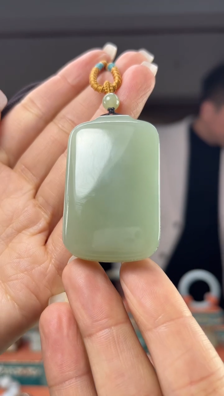 颈饰未镶嵌和田玉佩佩