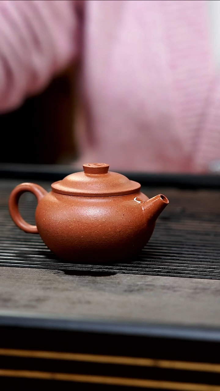 【闪购商品】紫砂茶壶15-16目粗砂红降坡聚宝盆壶150cc