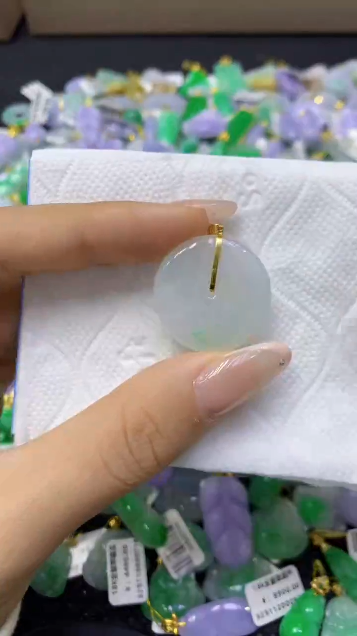 颈饰18K金镶嵌翡翠天然缅甸翡翠A货