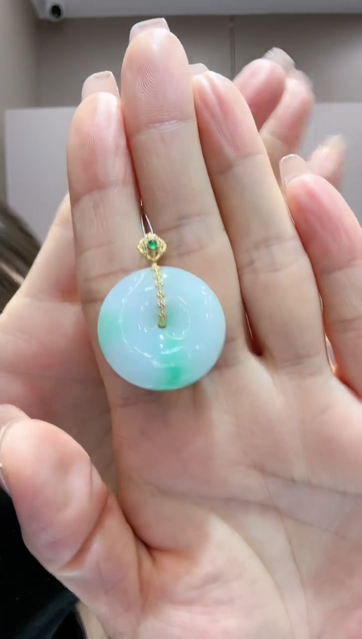 【闪购商品】翡翠吊坠(不含链)18K金镶嵌009