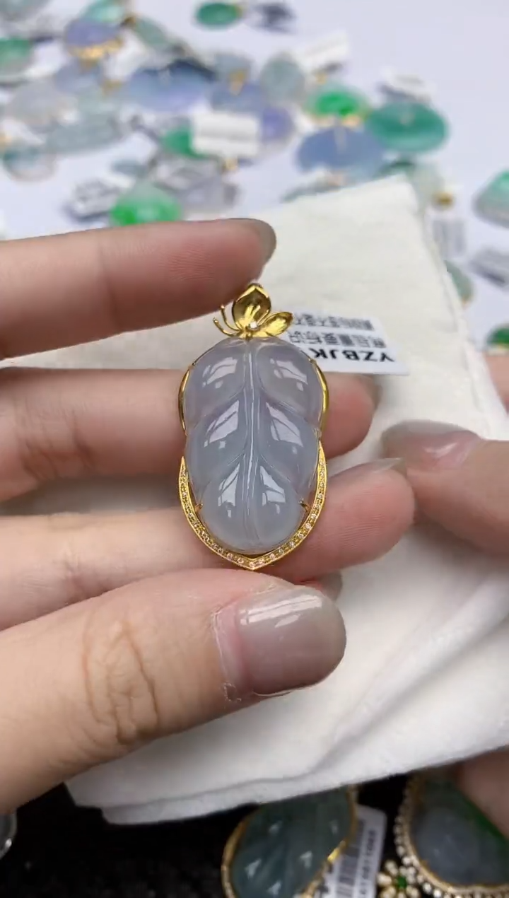 【闪购商品】翡翠颈饰18K金镶嵌天然翡翠A货
