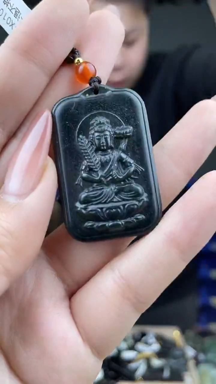 颈饰未镶嵌和田玉1