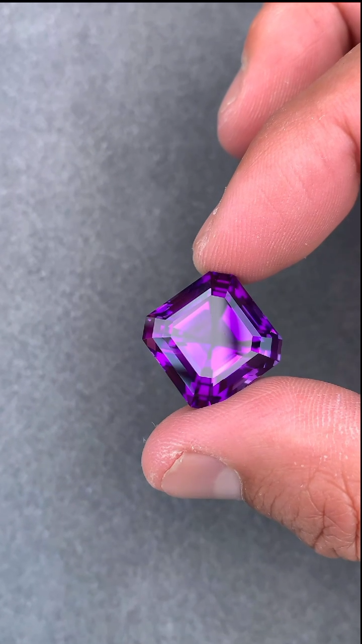 【闪购商品】紫晶裸石未镶嵌20.05克拉