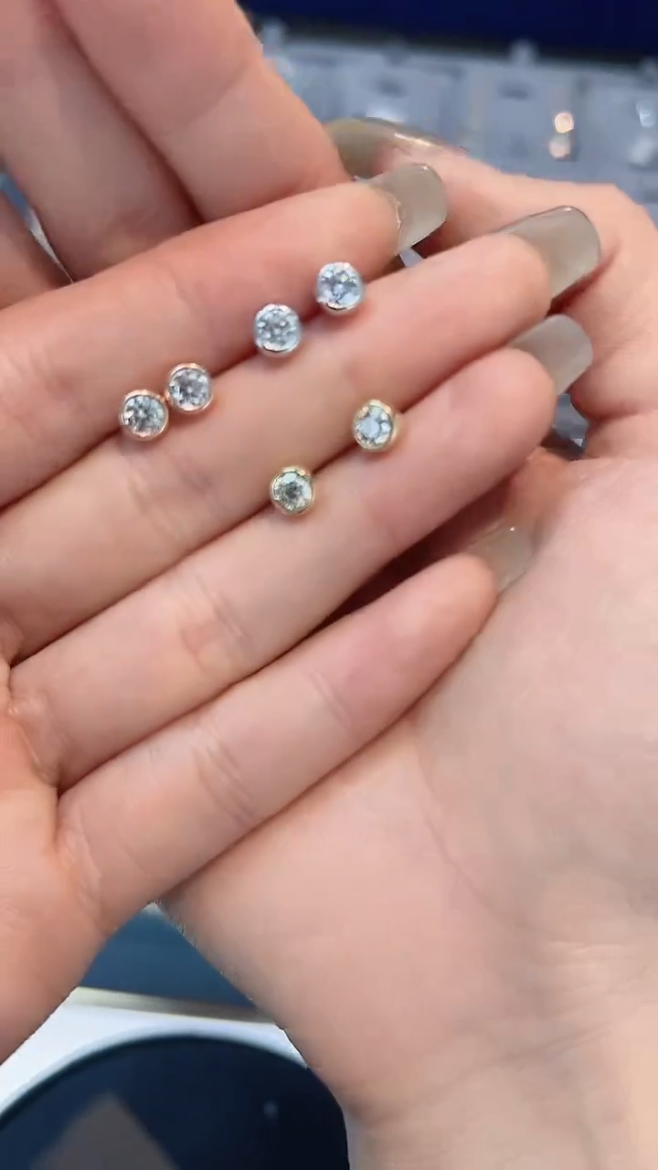 【闪购商品】钻石耳饰18K金镶嵌多样性发一