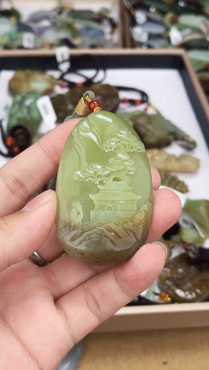 颈饰未镶嵌和田玉1