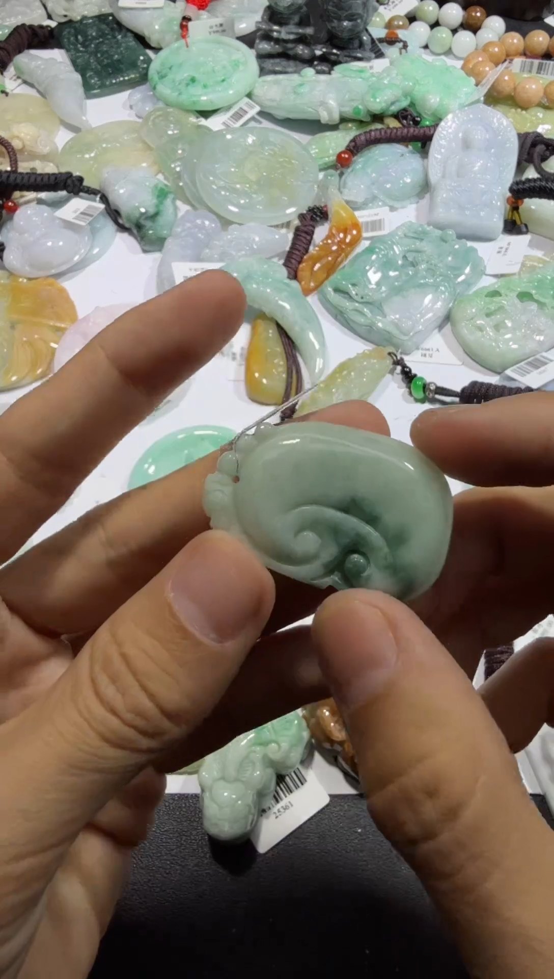 【闪购商品】翡翠颈饰未镶嵌00009468