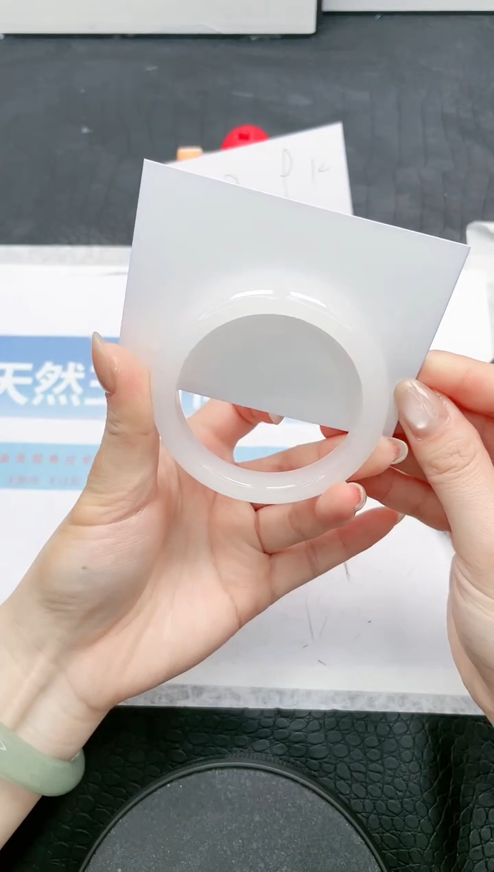 【闪购商品】石英质玉手镯未镶嵌58-58